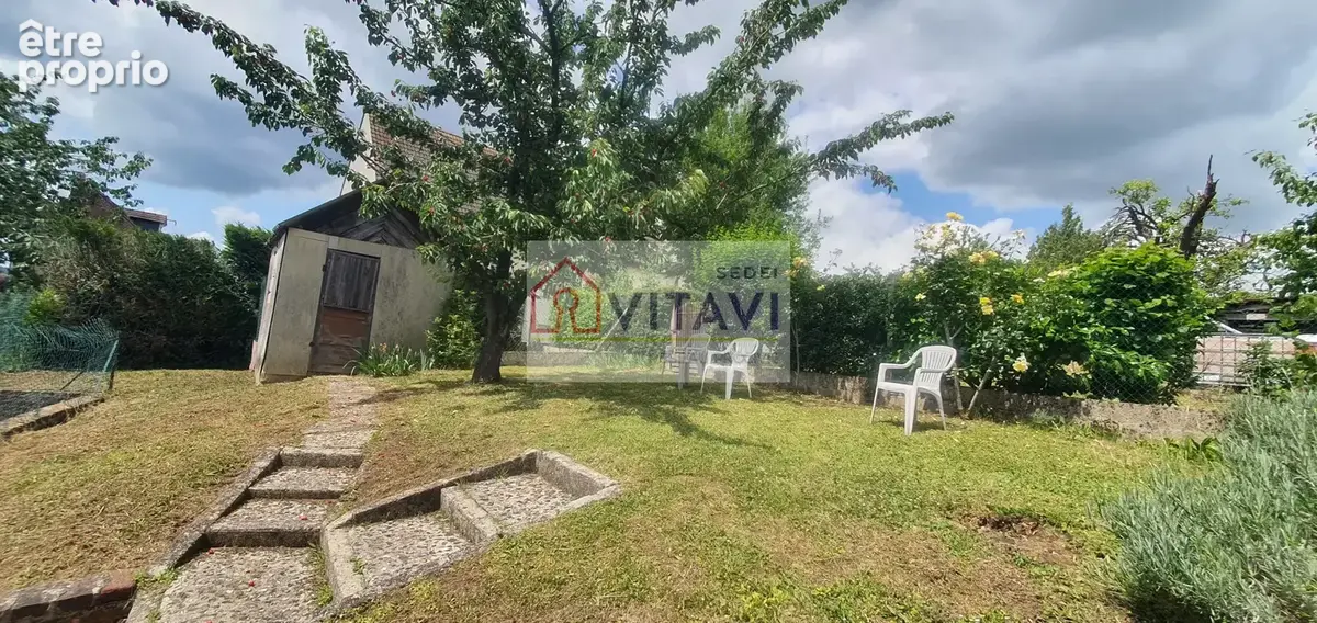 À vendre   Maison de ville à Beauvais avec jardin et garage. - photo 2