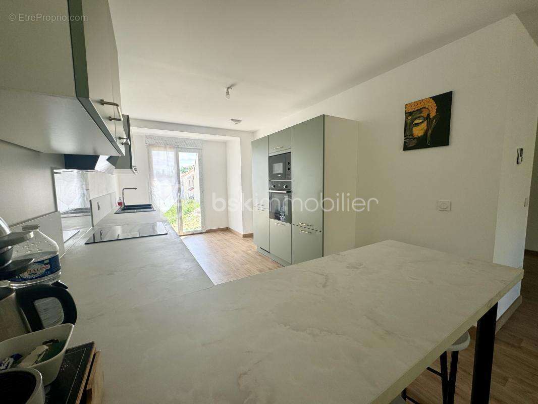 Maison à VERT-LE-PETIT