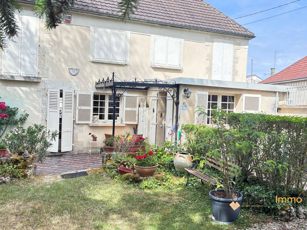 Maison 182 m² à Bar-Sur-Aube  - photo 2