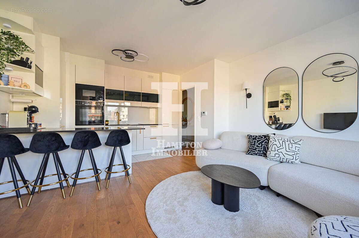 Appartement à COURBEVOIE