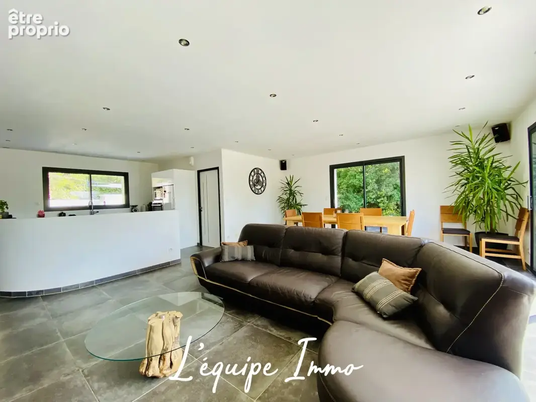 Maison T4 avec piscine et garage sur terrain de 1100m2 - photo 9