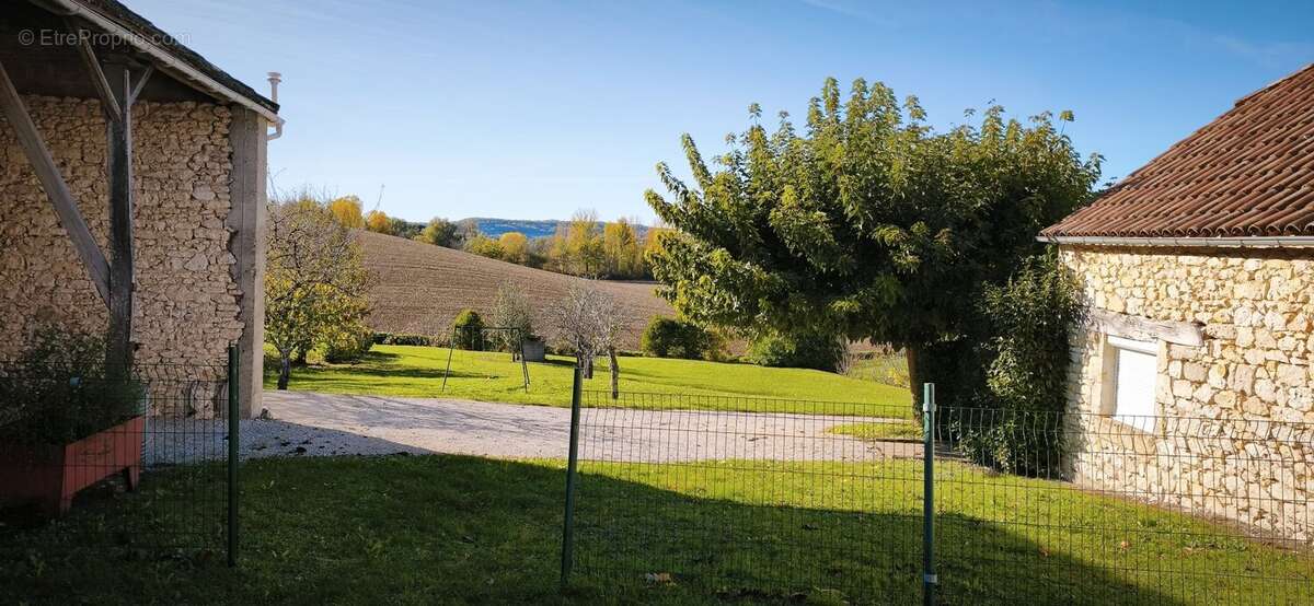 Charmante propriété en pierre avec gîte et dépendances - Entre Lauzerte et Cahors - photo 6