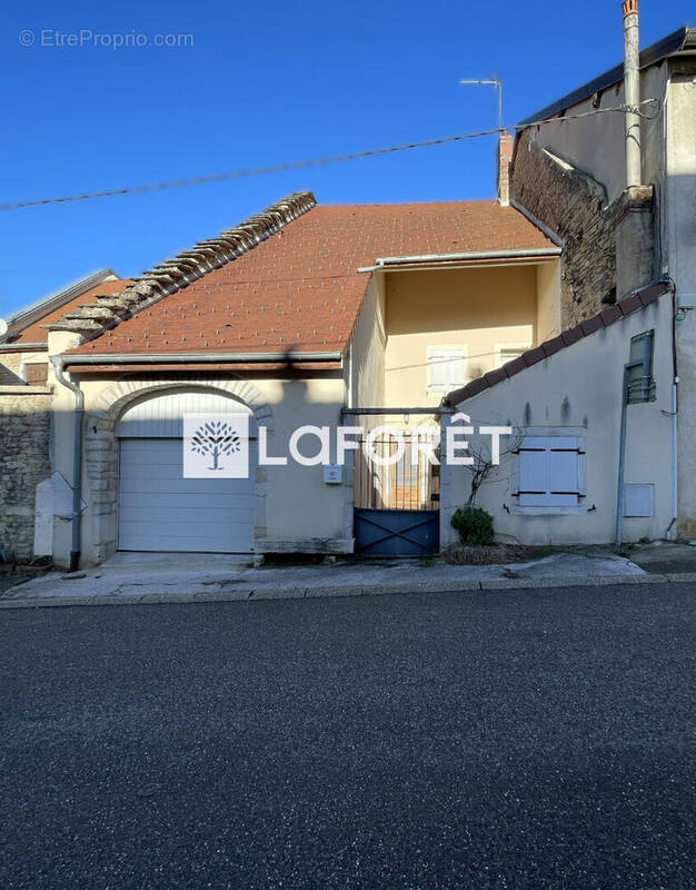 Maison à LONS-LE-SAUNIER