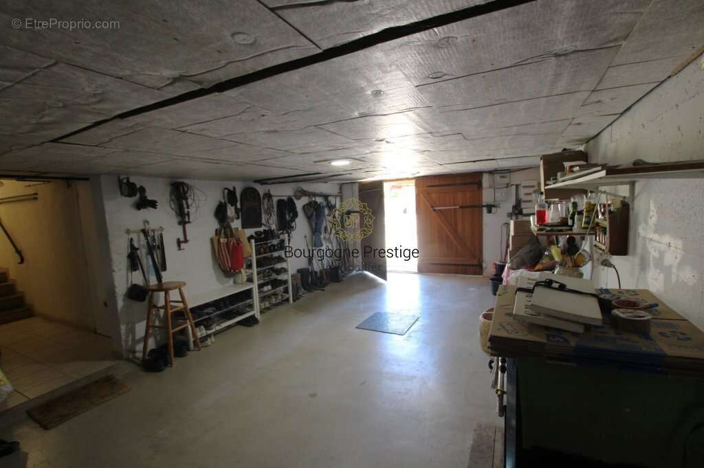 Maison familiale de 151 m² sur sous-sol avec piscine et parc clos de 3 051 m² - photo 16