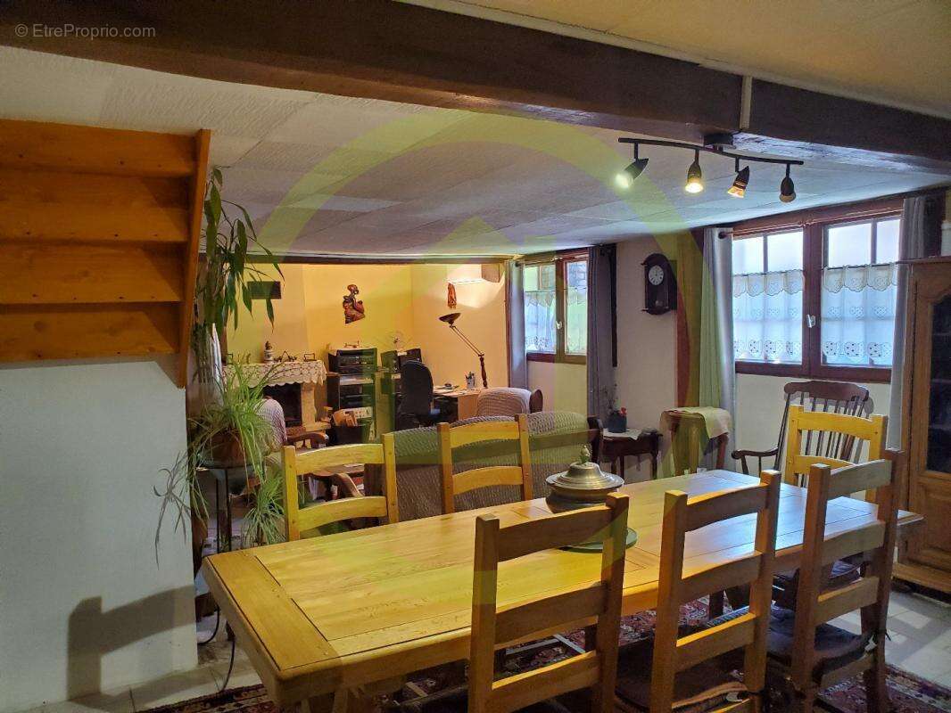 Maison à MARGNY-AUX-CERISES