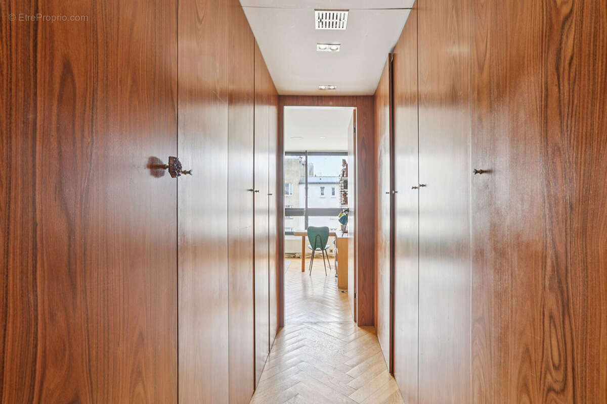 Appartement à PARIS-14E