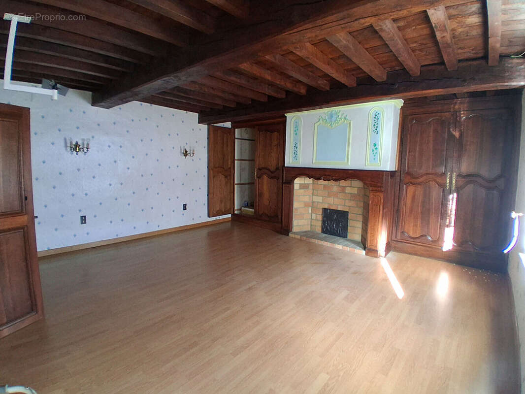 Maison à ETREAUPONT