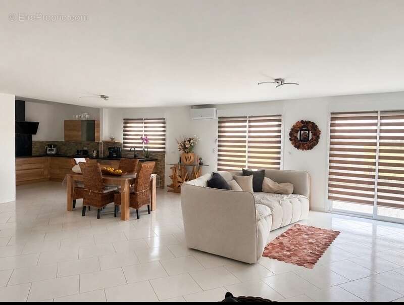 Maison à vendre 4 pièces GIFFAUMONT CHAMPAUBERT (51) - photo 2