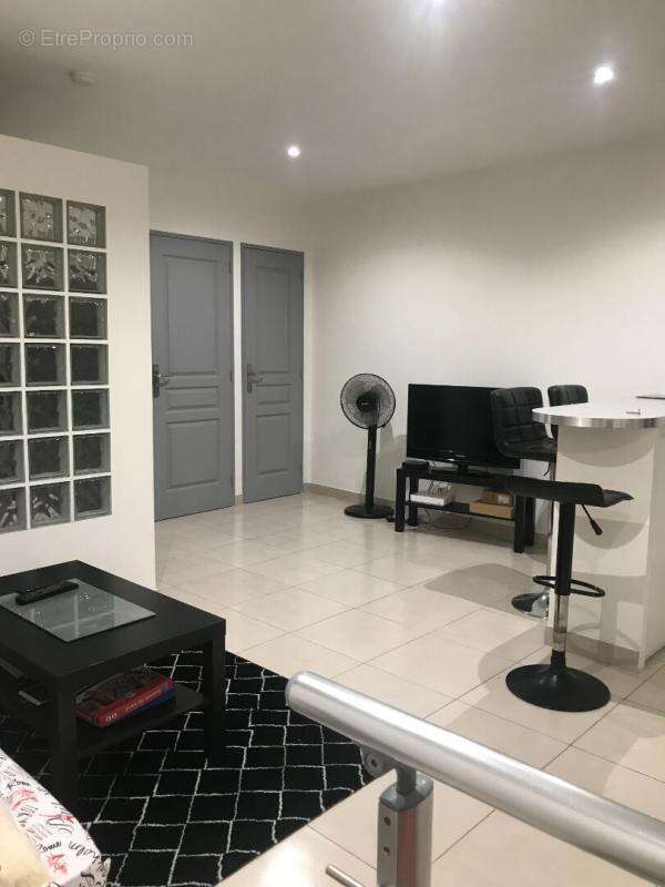 Appartement T1 refait à neuf - photo 3