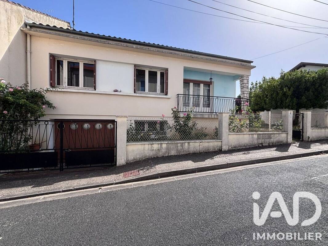 Photo 1 - Maison à SAINTES