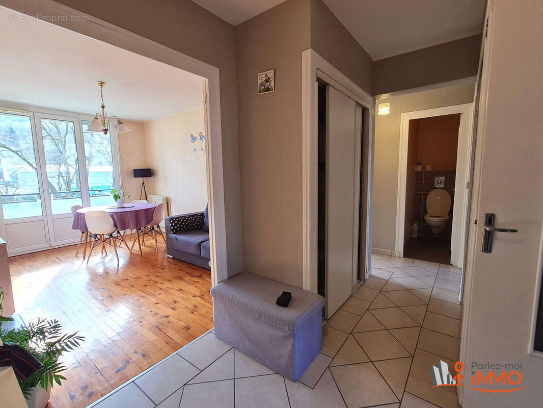 Appartement 54 m² à Saint-Etienne  - photo 5