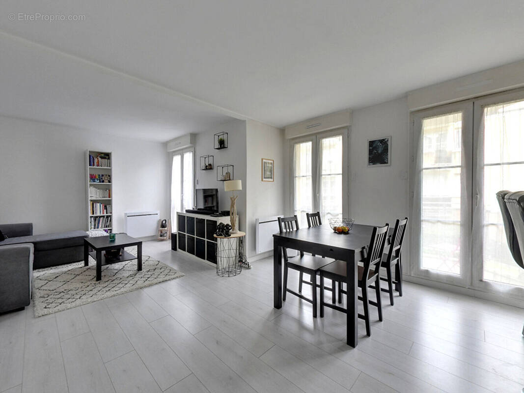 Appartement à PONTAULT-COMBAULT
