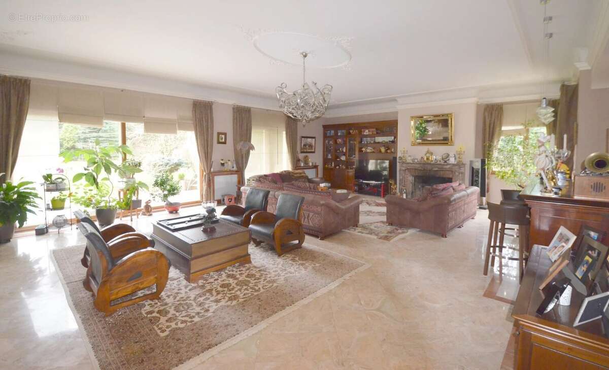 Maison à LOUVECIENNES