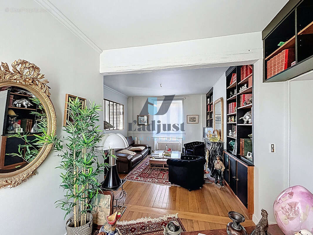 Maison à SAINT-PIERRE-LES-NEMOURS