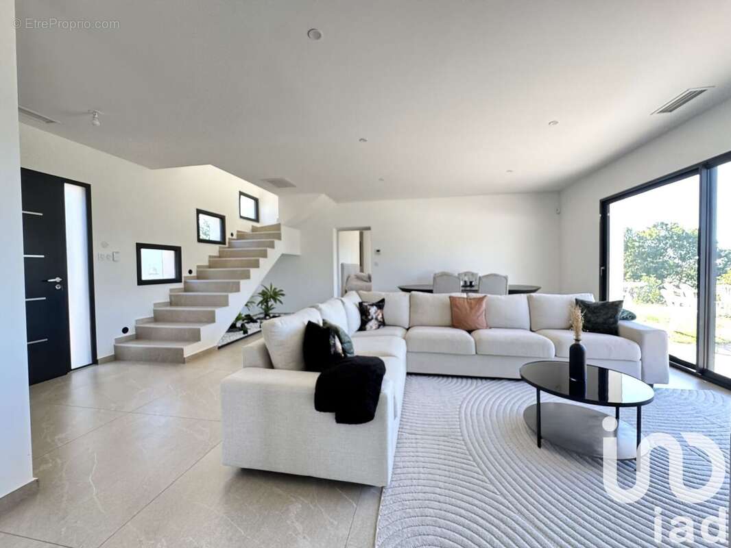 Photo 2 - Maison à SAINT-GILLES