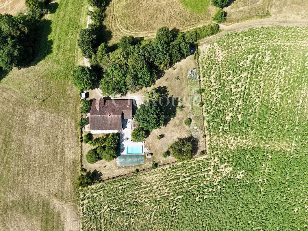 Belle demeure en pierre rénovée avec piscine chauffée et vue panoramique sur la campagne - photo 31
