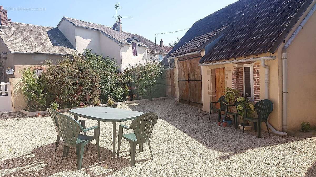 Maison à SEMELAY