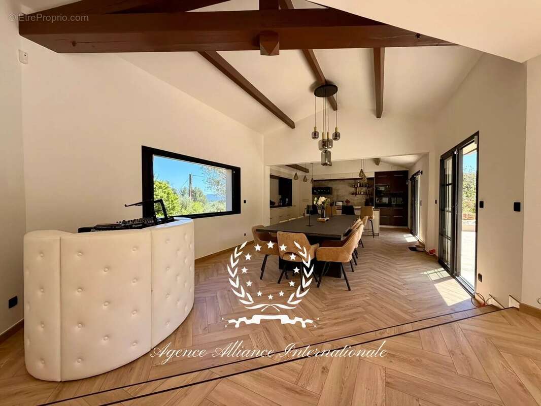 Appartement à LE LUC