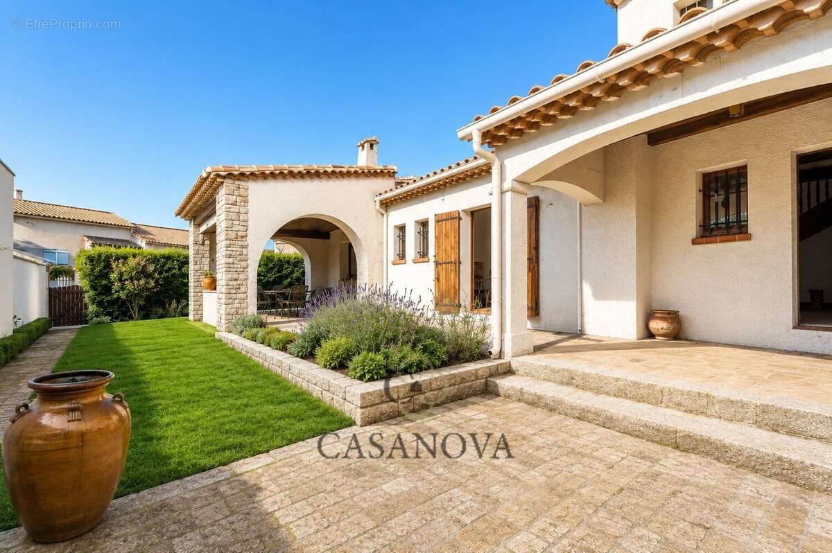Maison à MAUGUIO