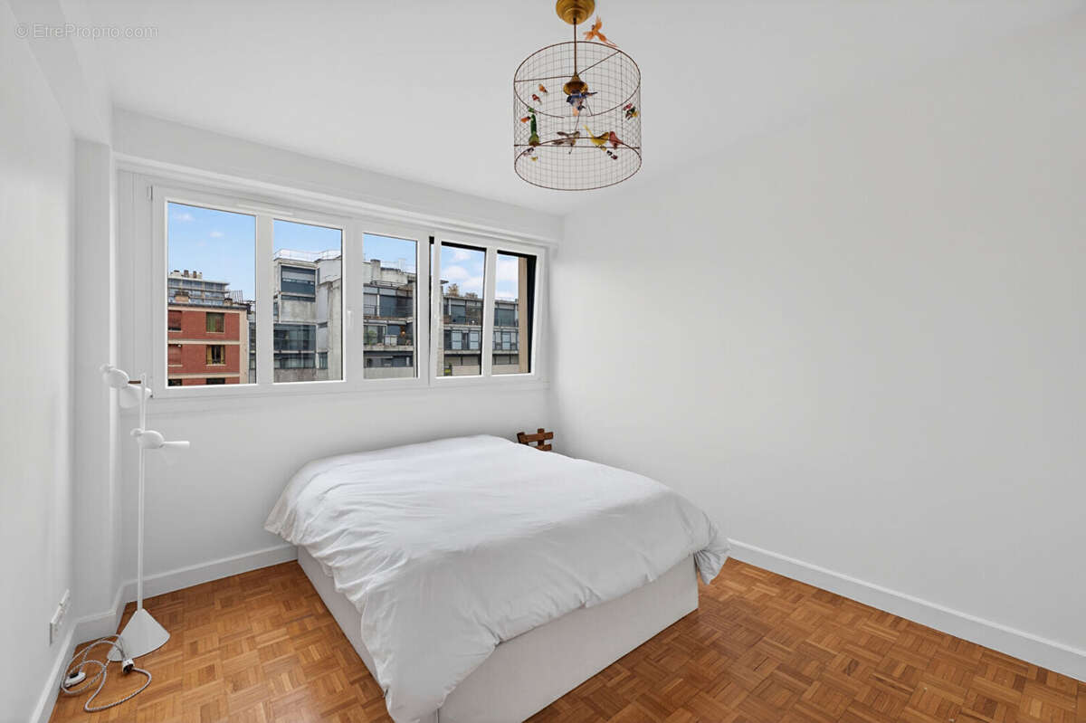 Appartement à PARIS-14E