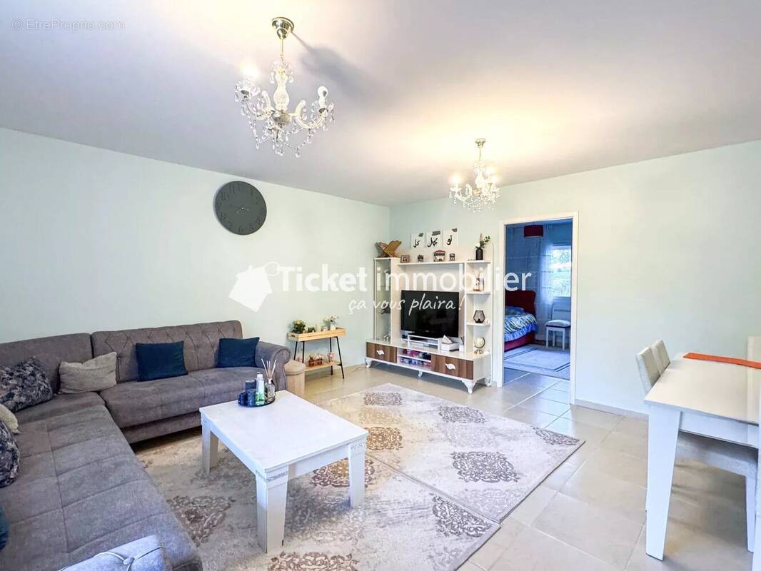 Appartement à CORNEBARRIEU