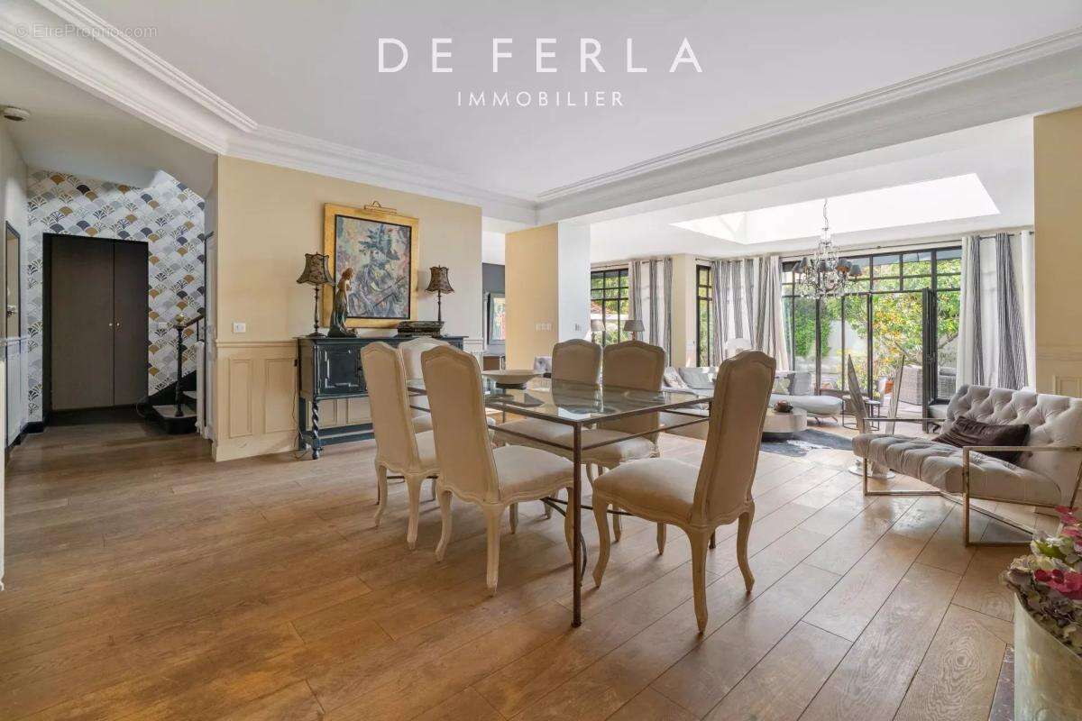 Maison à SAINT-MAUR-DES-FOSSES