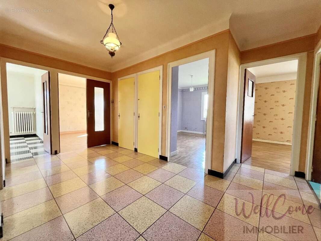 Maison à BRISON-SAINT-INNOCENT