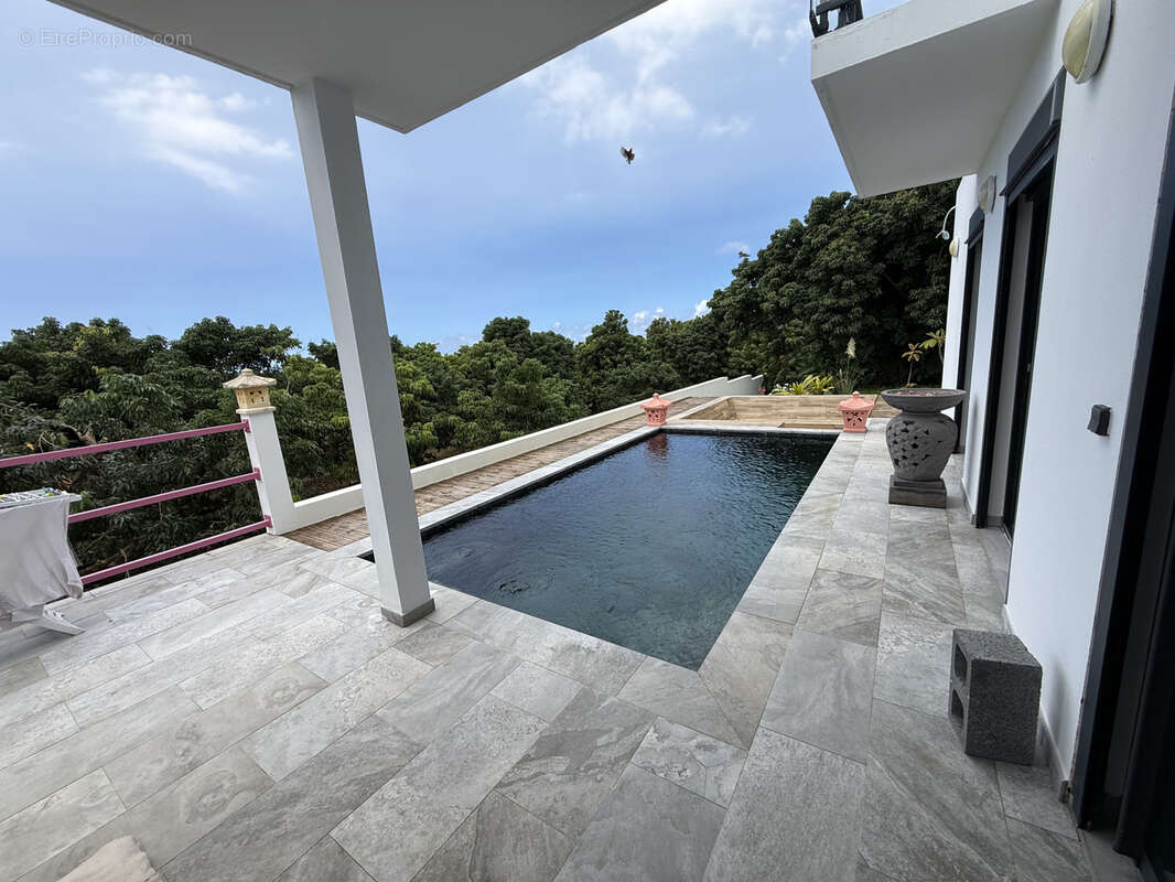 À vendre à Sainte-Rose : villa de 146m2 avec terrasse avec KRI - photo 14