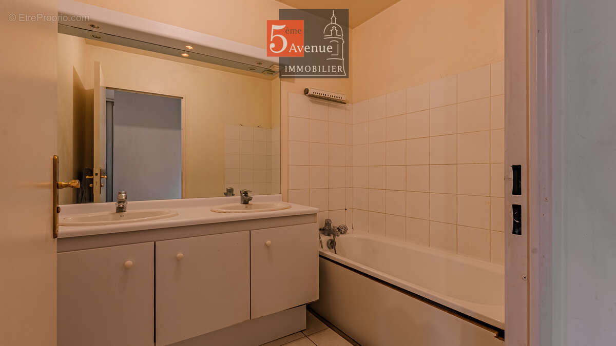 Appartement à LAMORLAYE