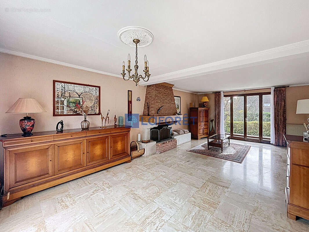 Maison à SAINTRY-SUR-SEINE