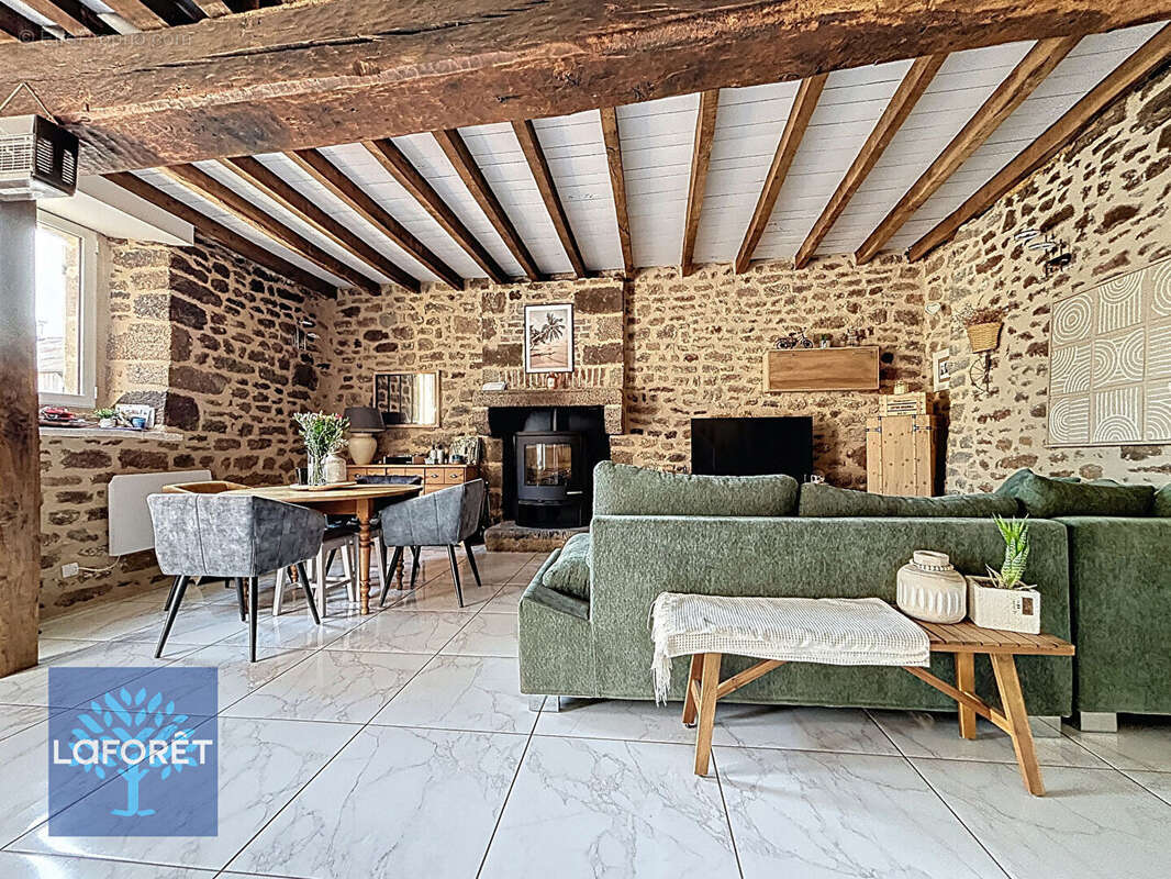 Maison à LA BAZOUGE-DU-DESERT