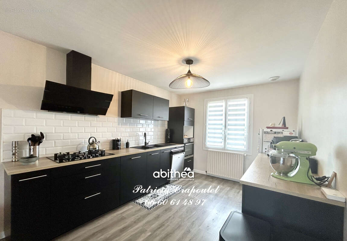 Vars, Maison rénovée de 140 m2 avec sous sol aménagé - 5 chambres - photo 4
