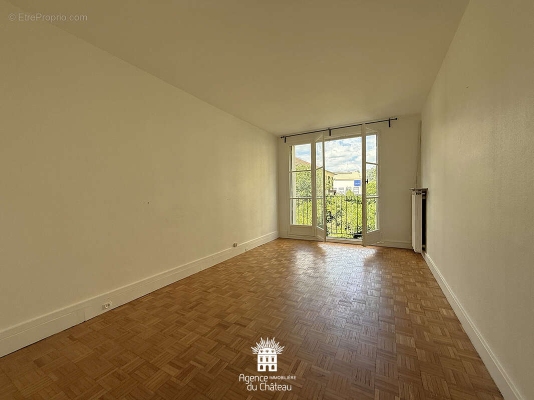 VERSAILLES AV DE PARIS - PARC MADAME ELISABETH  - 5P 125m2 traversant  Séjour Double - 3 Ch au calme absolu - photo 6