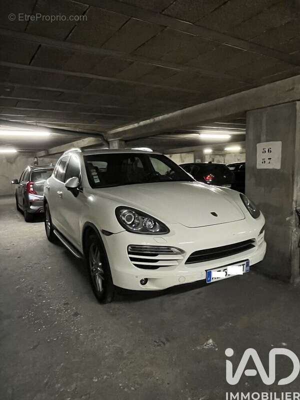 Photo 2 - Parking à PARIS-18E