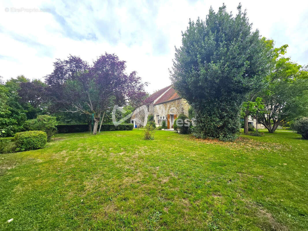 Maison à REBAIS