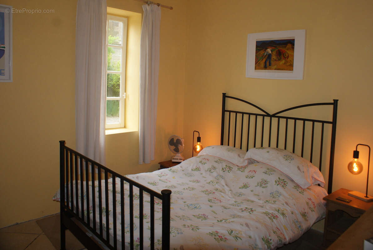 Maison à MONTLIEU-LA-GARDE