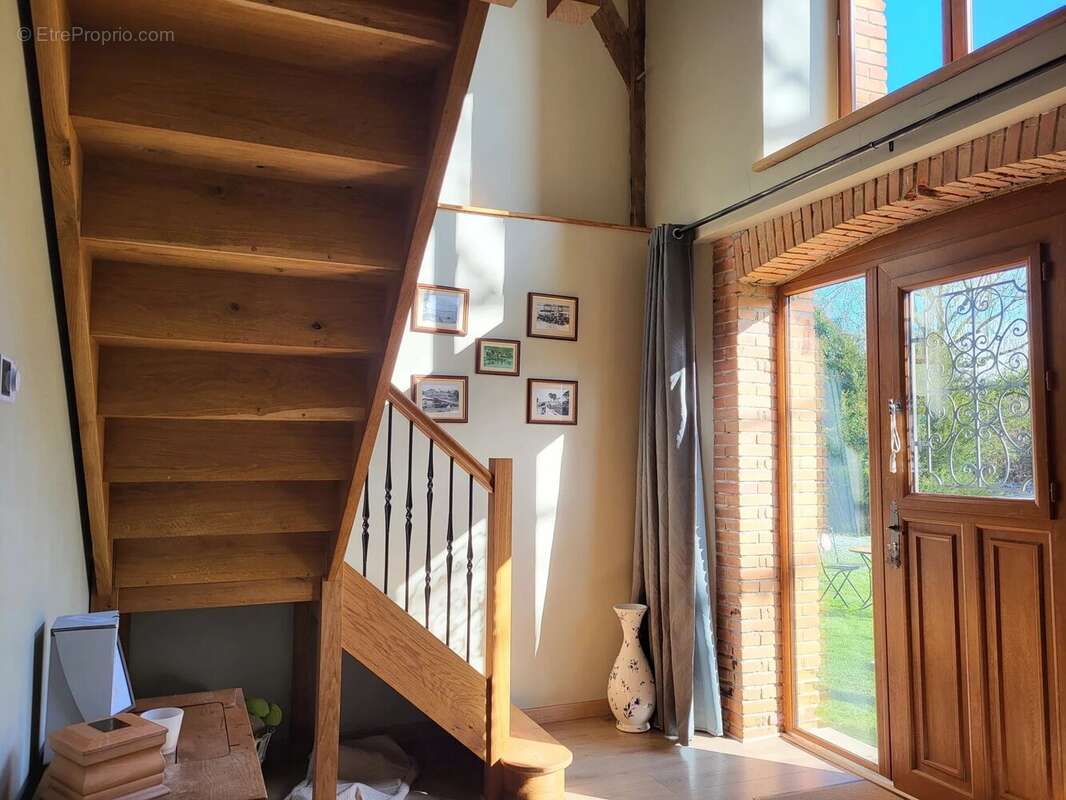 Maison à SAINT-PRIEST-LA-PLAINE