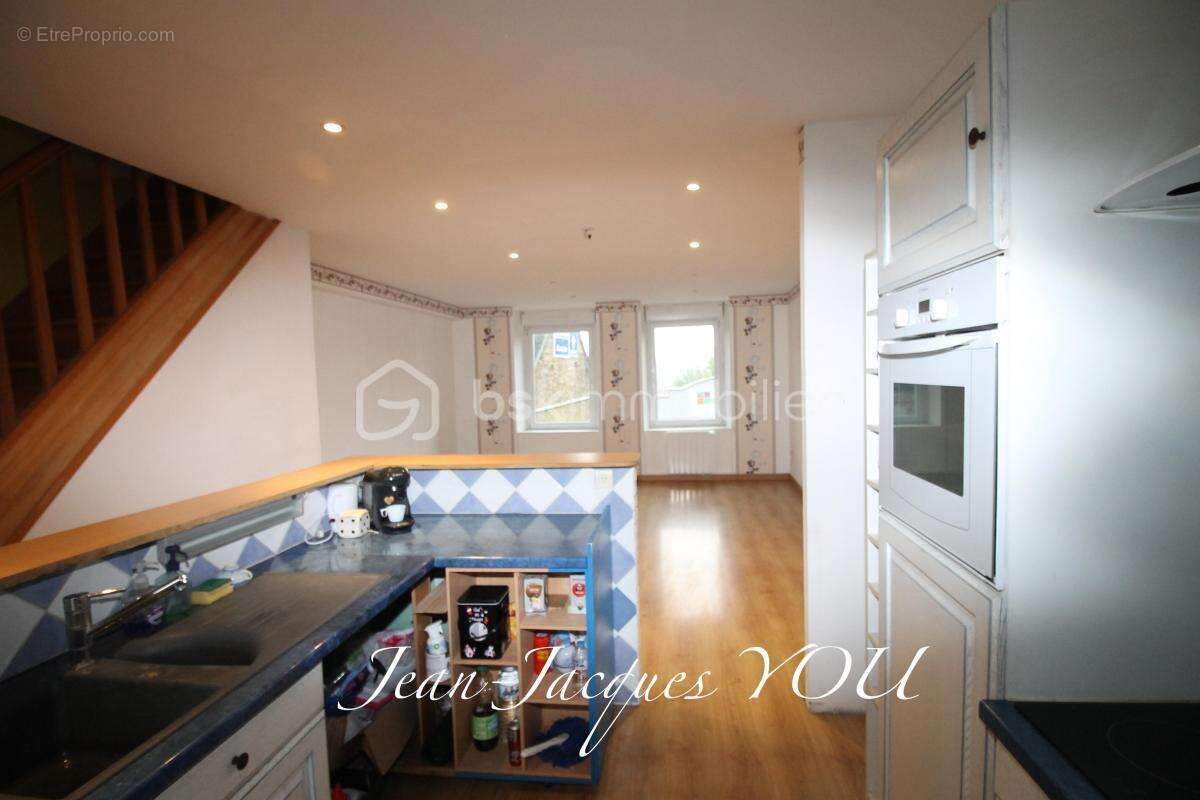 Maison à SAINT-POIS