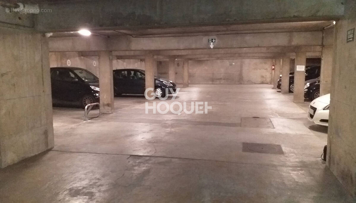 Parking à PARIS-19E