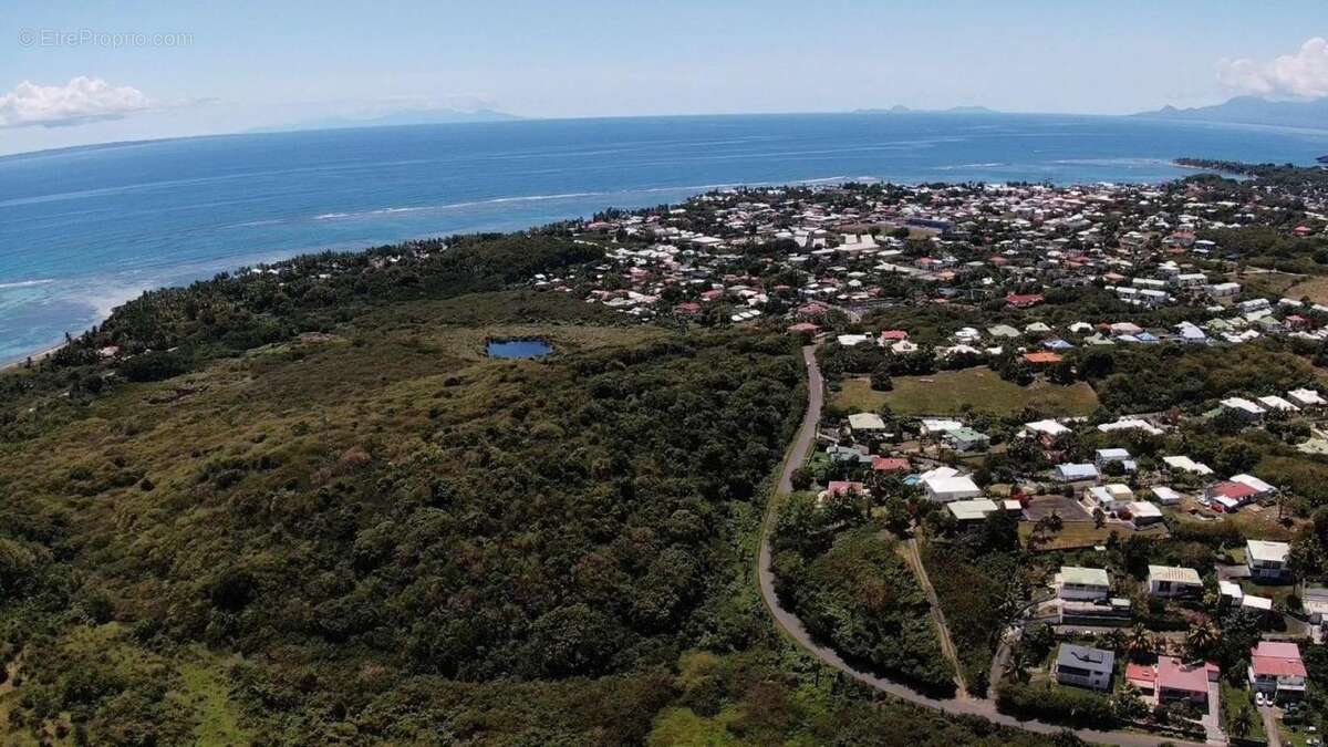 Terrain à SAINTE-ANNE
