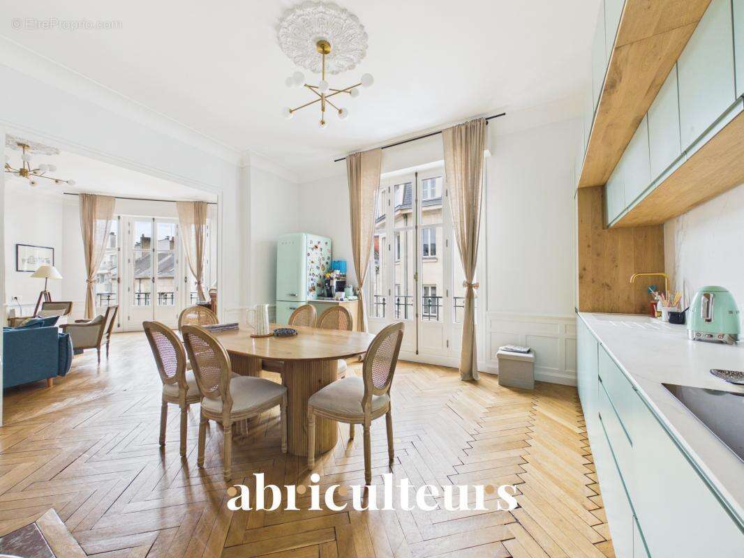 Splendide appartement familial d'environ 200m² dans un immeuble ancien en vente à Nantes (44000) - photo 3