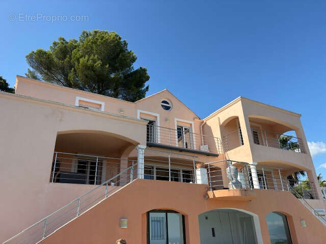 Maison à VALLAURIS
