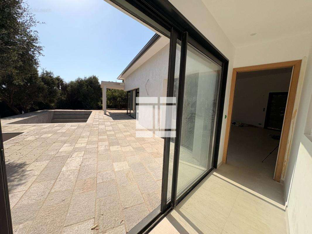 Villa contemporaine de plain pied neuve – erbalunga - photo 8