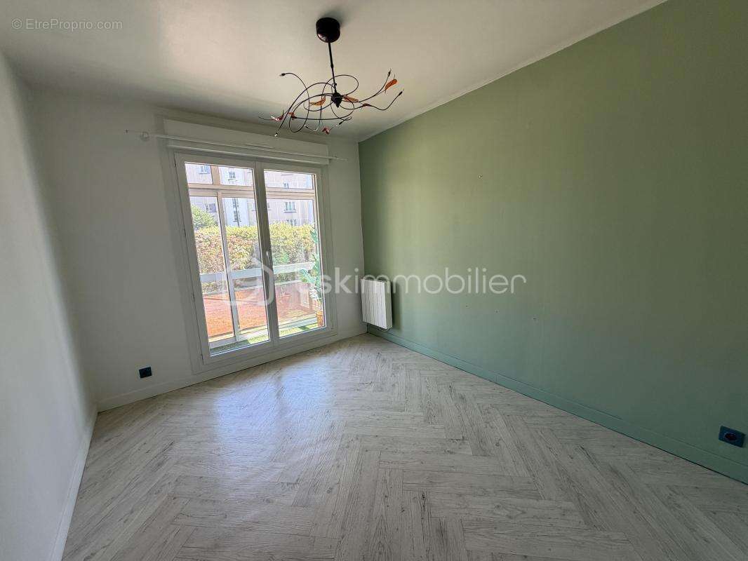 Appartement de plain pied entièrement rénové - photo 5