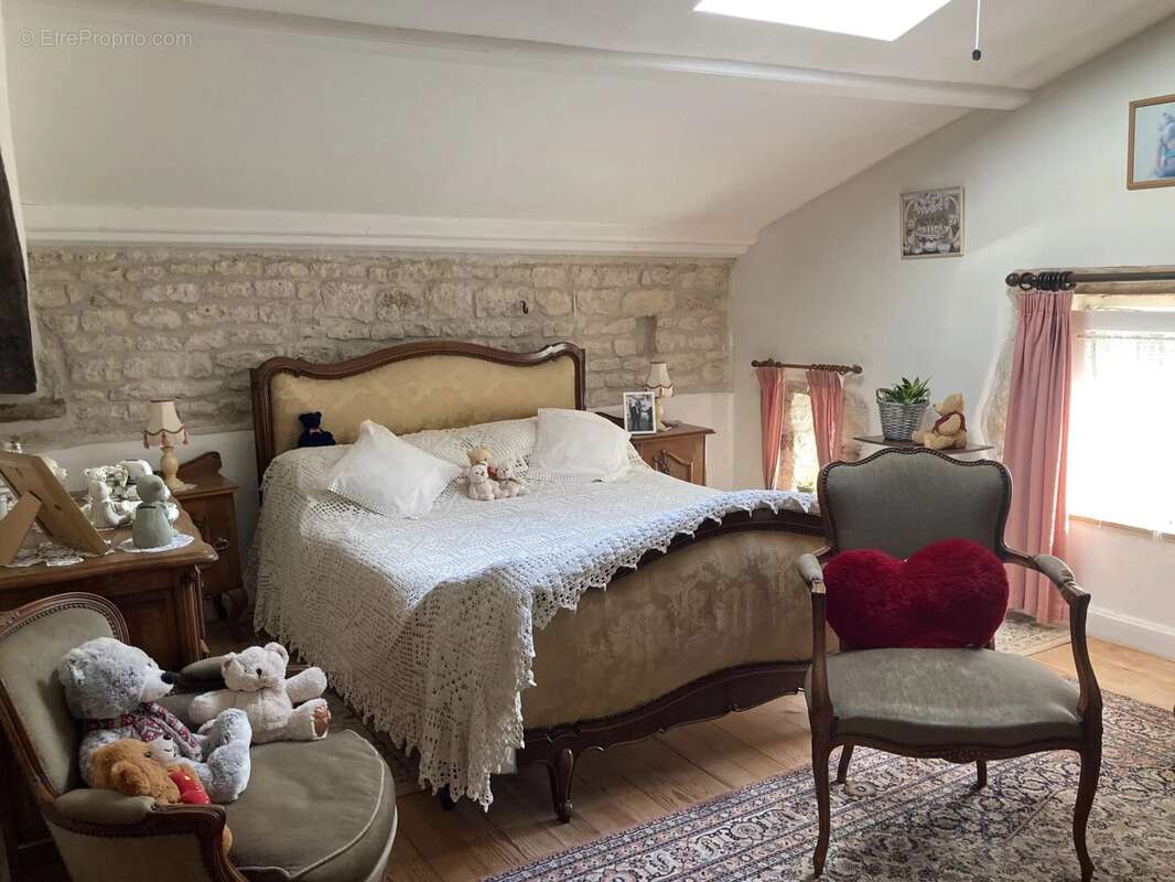 Maison à SALLES-DE-VILLEFAGNAN