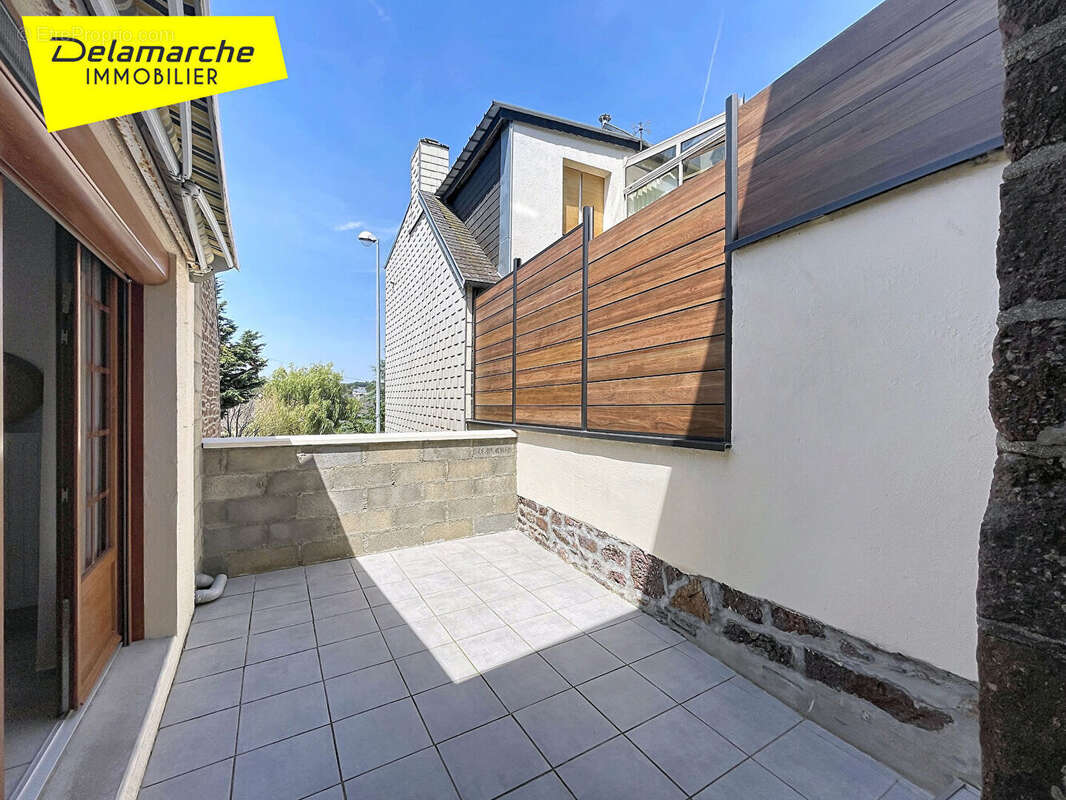 A VENDRE : Maison à proximité du centre bourg de Gavray - photo 2