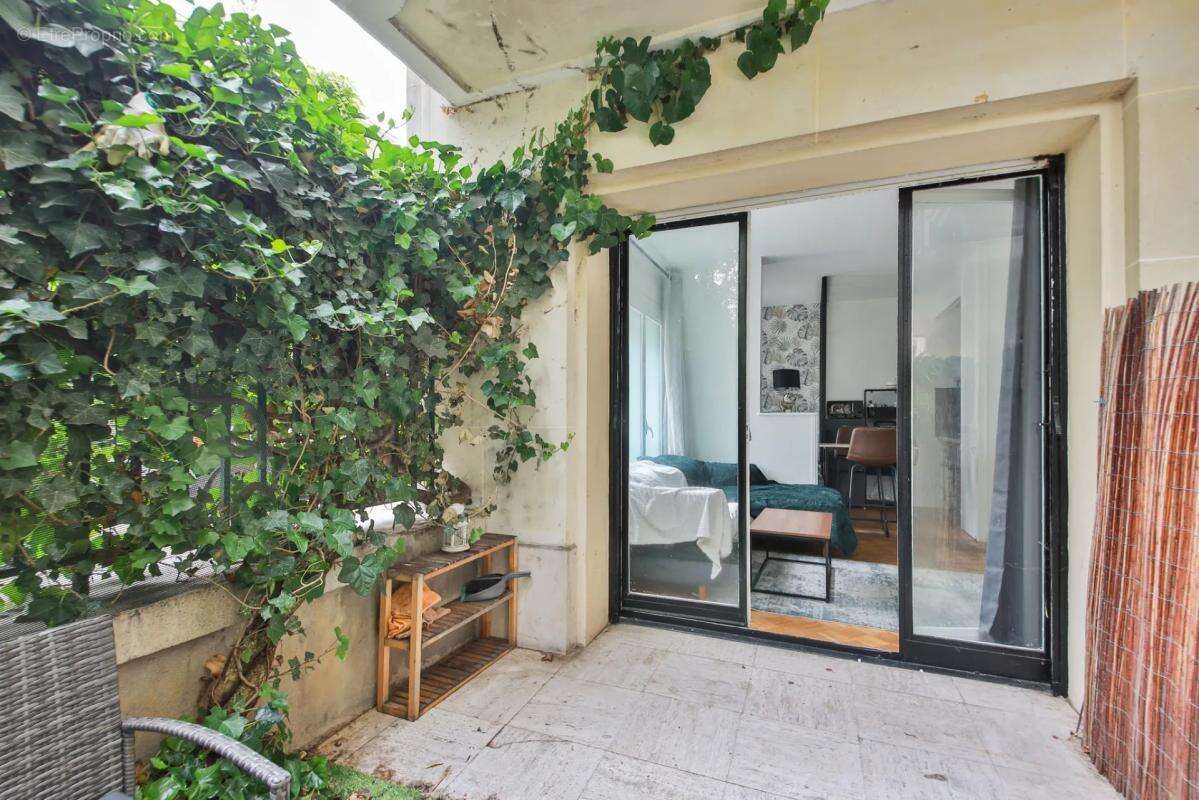 Studio rez-de-chaussée avec terrasse à Neuilly - photo 5