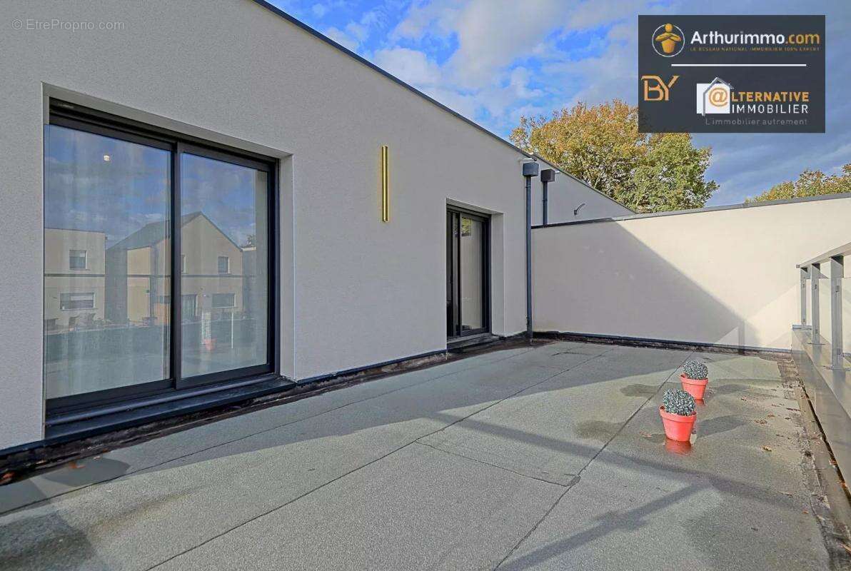 Maison à SAINT-ERBLON