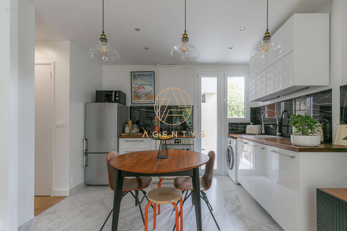 Appartement à SAINT-MAUR-DES-FOSSES