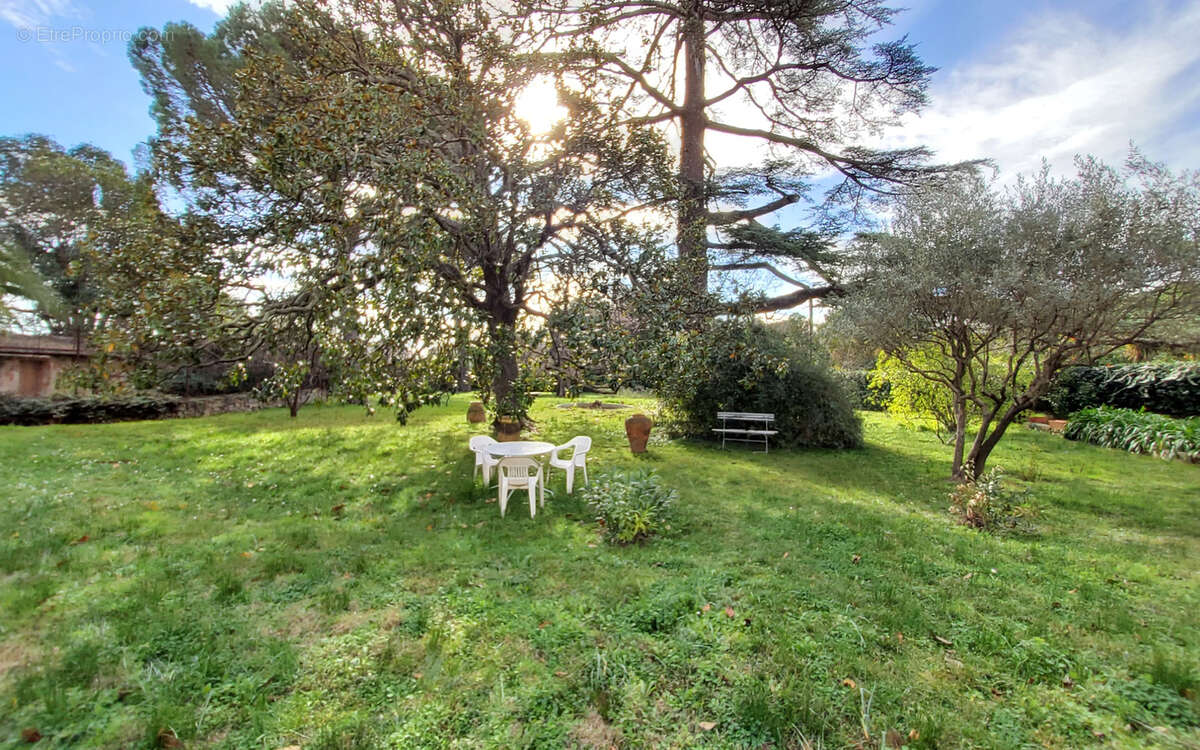 Maison à PUGET-VILLE